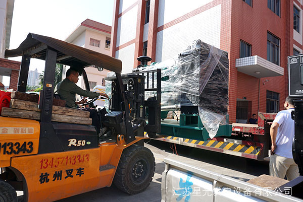 康明斯PT泵發(fā)動機(jī)